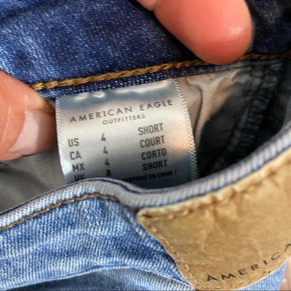 American Eagle super high rise distressed jeans - Picture 10 of 11